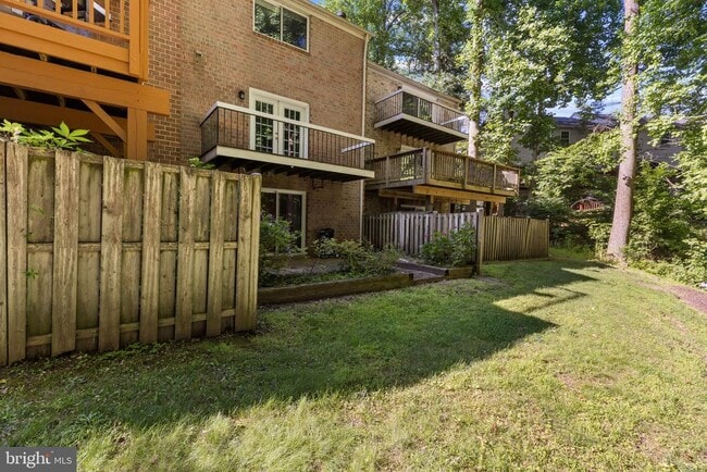 Building Photo - 11861 New Country Ln