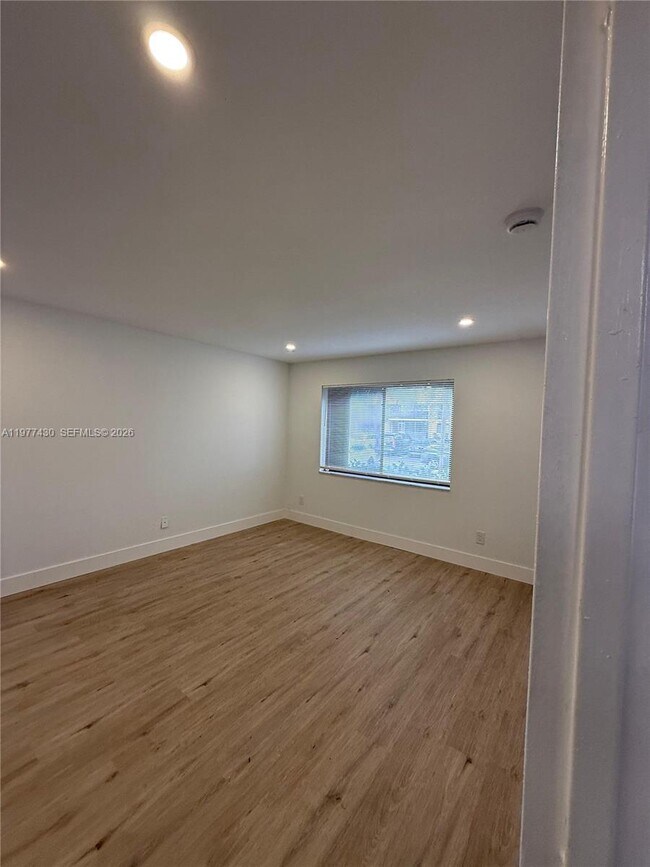 Building Photo - 5911 Washington St