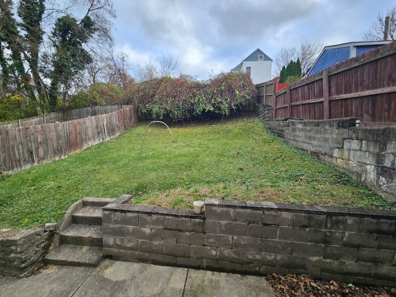 Building Photo - 58 16th St