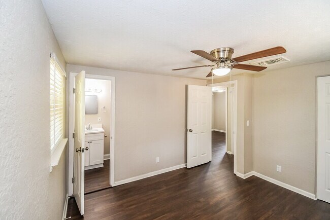 Building Photo - 7563 Patrice Ct