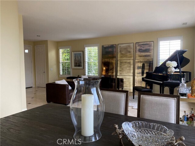 Building Photo - 10 Sable Sands
