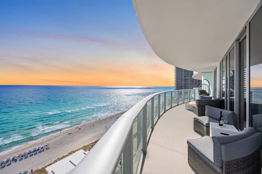 Building Photo - 4011 S Ocean Dr