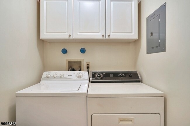 Building Photo - 1214 Spruce Hills Dr