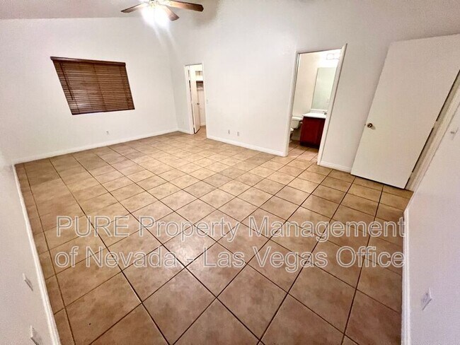 Building Photo - 5342 Chela Dr