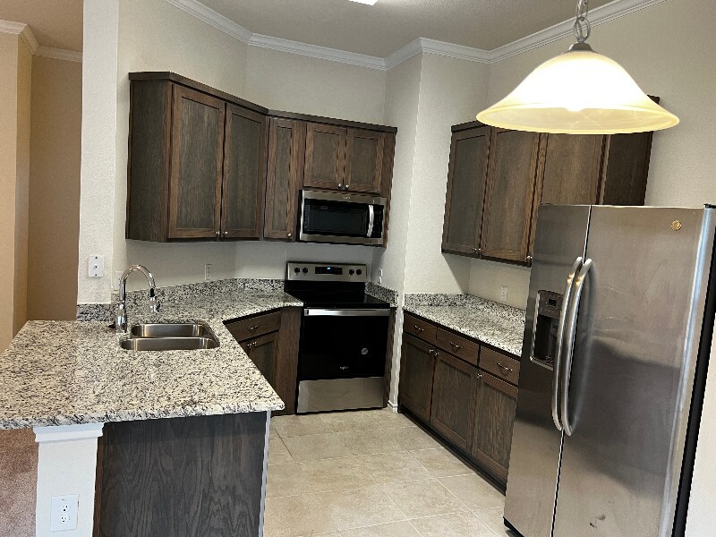 Building Photo - 417 Greenhaven Dr