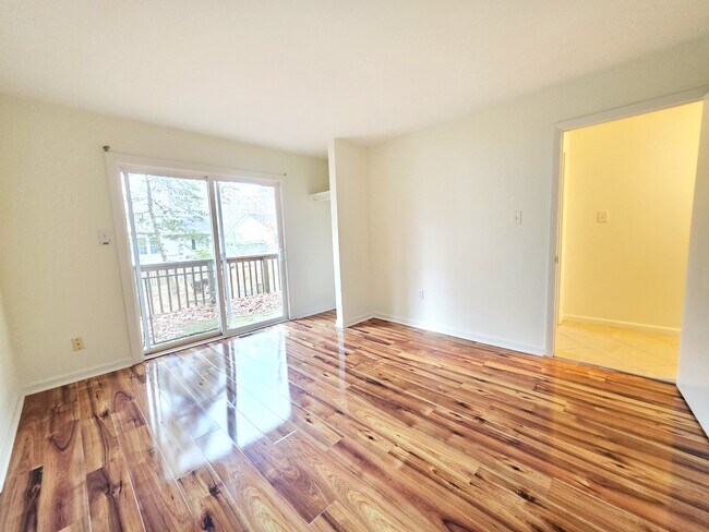 Building Photo - 13 Sailors Way