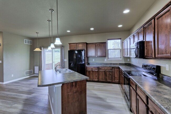 Building Photo - 3 Bedroom 2 1/2 Bath in Loveland
