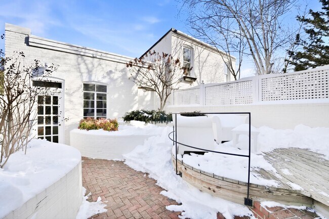 Building Photo - 1635 35th St NW