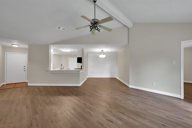 Building Photo - 22318 Meadowrock Dr