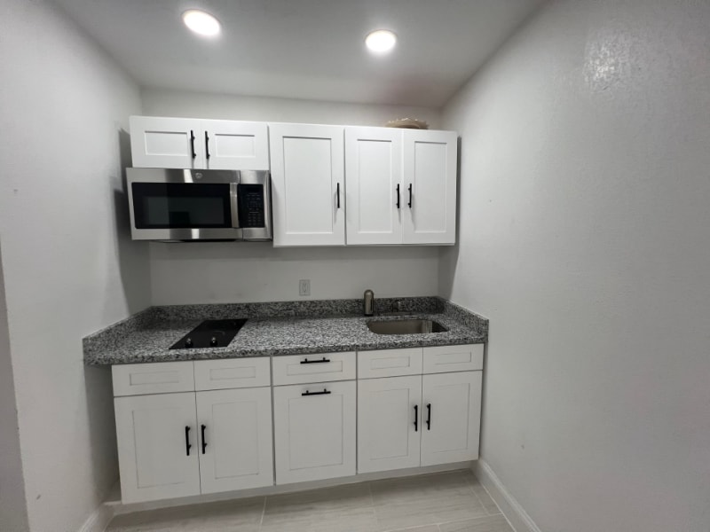 Building Photo - 6439 Willow Wood Ln