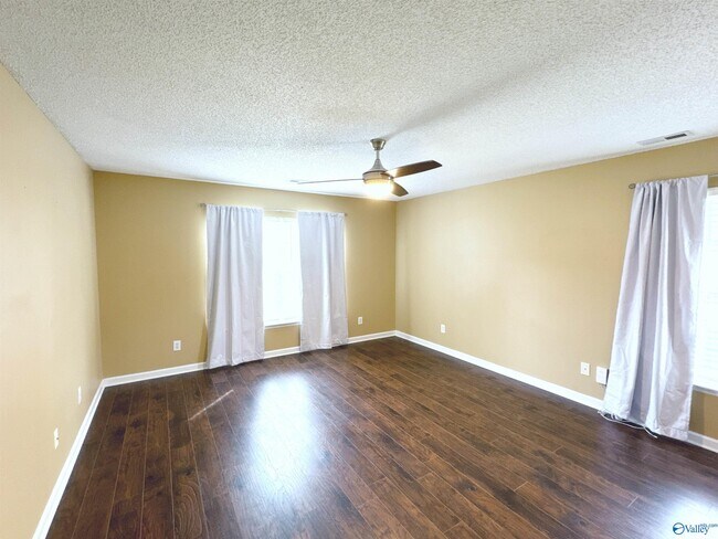 Building Photo - 117 Bremerton Dr SW