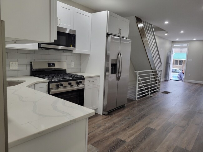 Building Photo - 1514 S 27th St