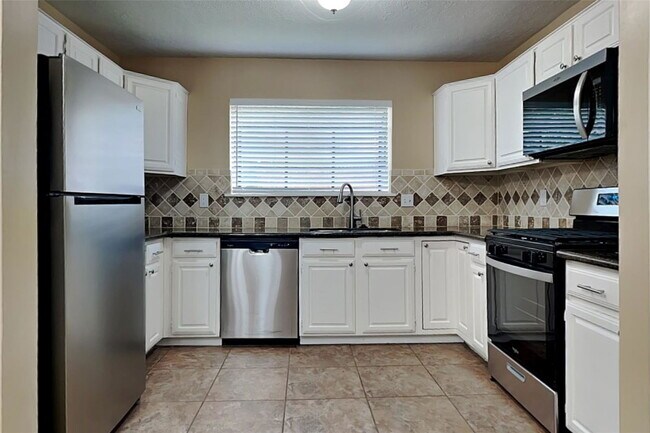 Building Photo - 151 E Pathfinders Cir