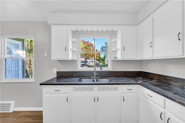 Building Photo - 17106 Holly Hill Dr