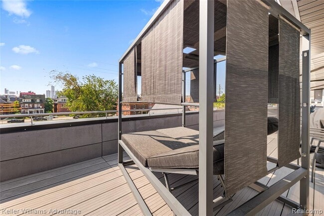 Building Photo - 284 Eliot St