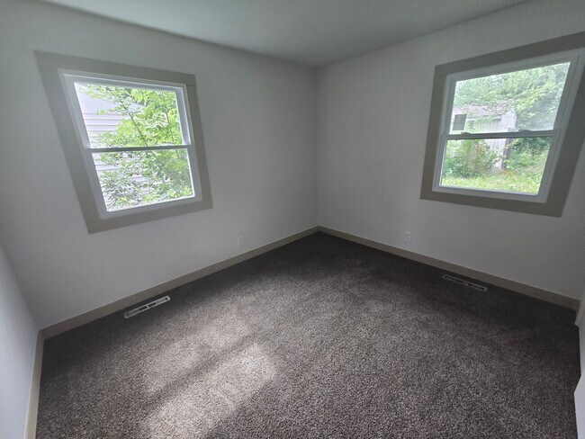 Building Photo - Beautiful 3 bed 1 bath house