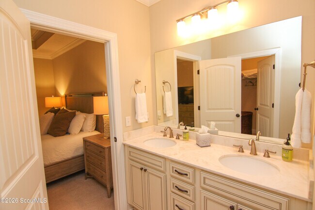 Building Photo - 905 Mariners Cir
