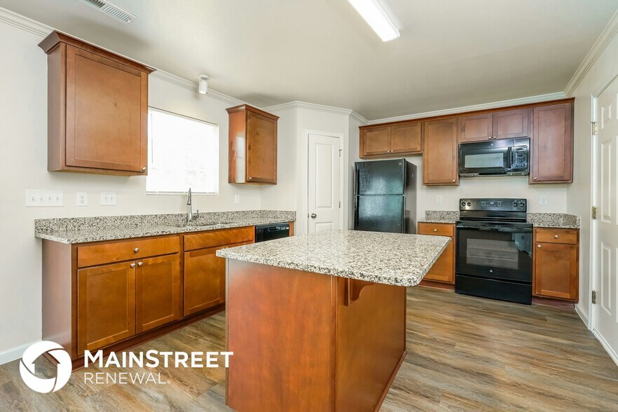 Building Photo - 3915 Bissett Wy