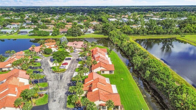 Building Photo - 18578 Woodstream Dr