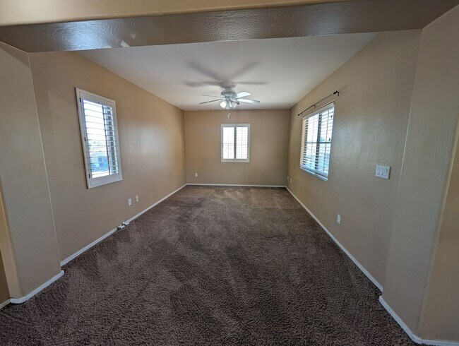 Building Photo - 4 Bedroom 2.5 Bathroom Gate Copper Canyon ...