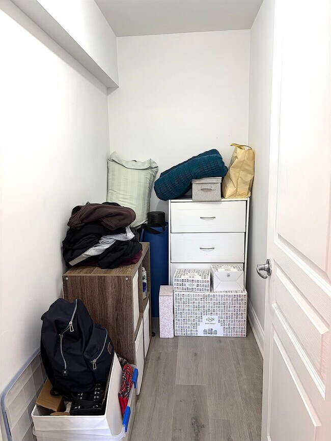 Building Photo - 4315 Park Ave