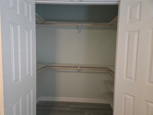 Building Photo - 22061 Russell Dr