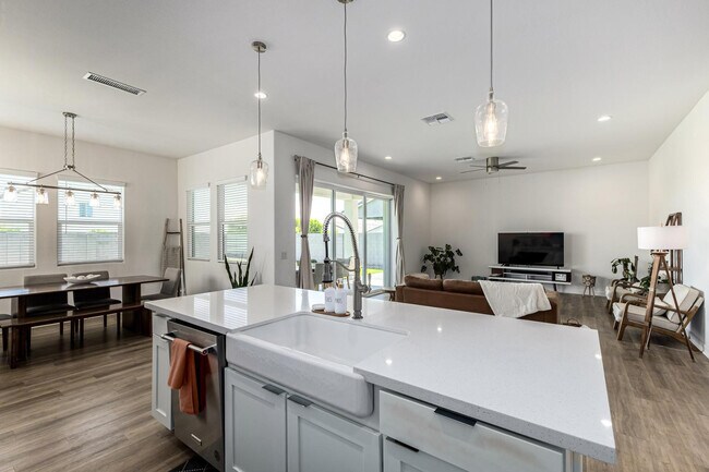 Building Photo - 4509 N 197th Ln