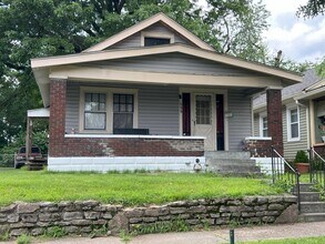 Building Photo - 666 Eastlawn Ave