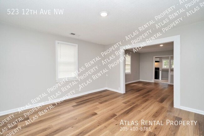 Building Photo - 523 12th Ave NW
