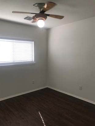 Building Photo - 26840 Wellington Ct
