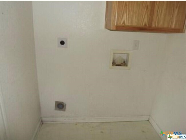 Building Photo - 3803 Ys Pak Ct