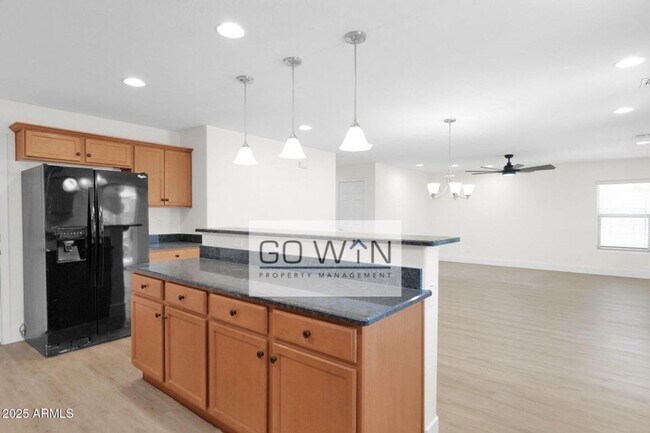 Building Photo - 4 Bed/ 2.5 bath - Beautiful Single Family ...