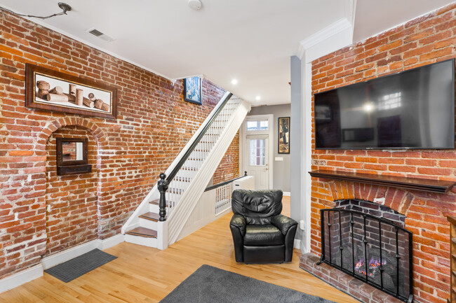 Living room - 1208 Constitution Ave NE