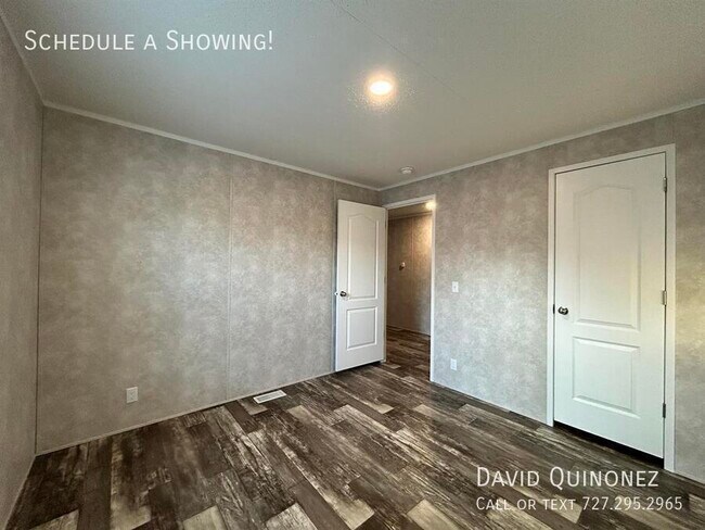 Building Photo - 4614 E Old Trail Rd