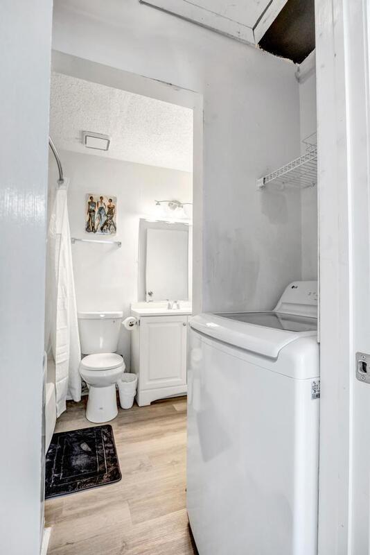 Building Photo - 111 E 1st St