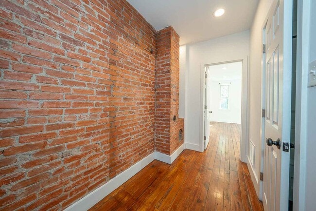Building Photo - 1504 E Palmer St