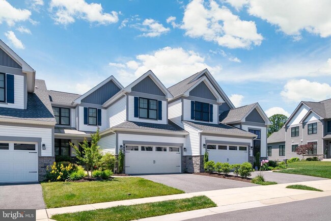 Building Photo - 8631 St Anthony Dr