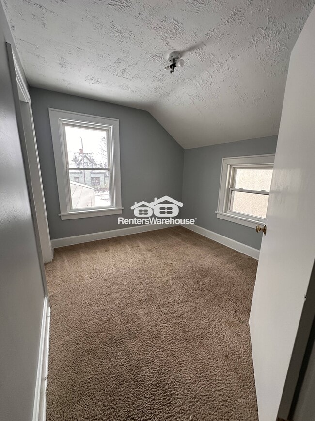 Building Photo - 3501 22nd Ave S