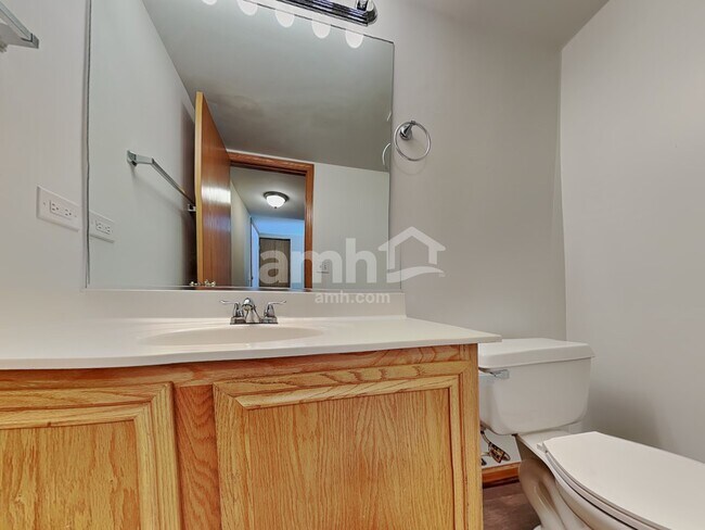 Building Photo - 2 Hastings Ct