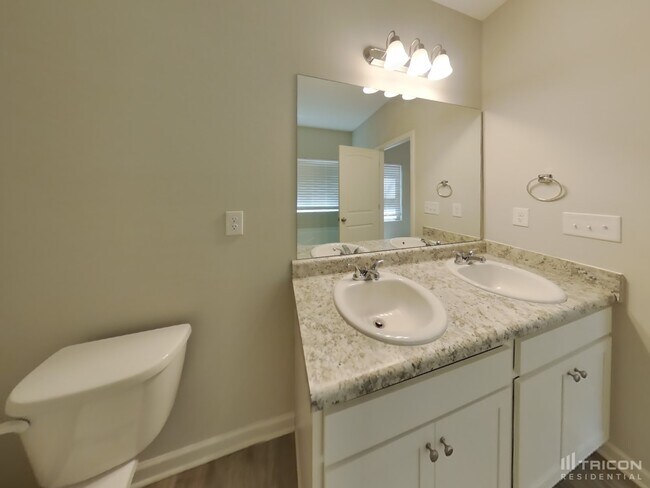 Building Photo - 252 Oaken Bucket Dr