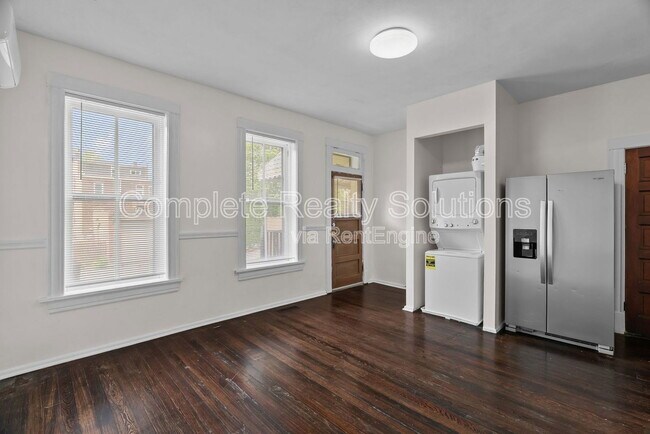 Building Photo - 2042 Russell Blvd