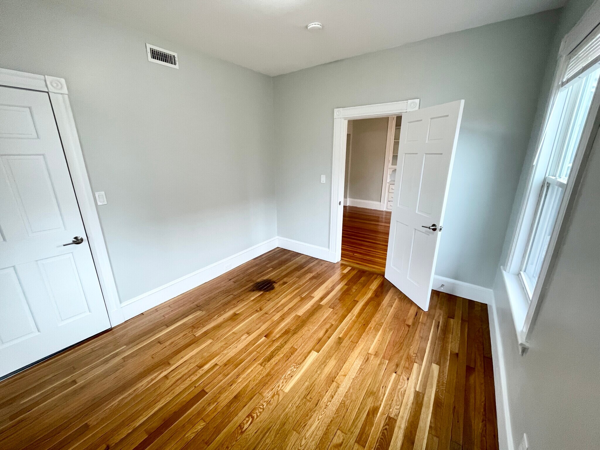 Building Photo - 5 Saint Margaret St