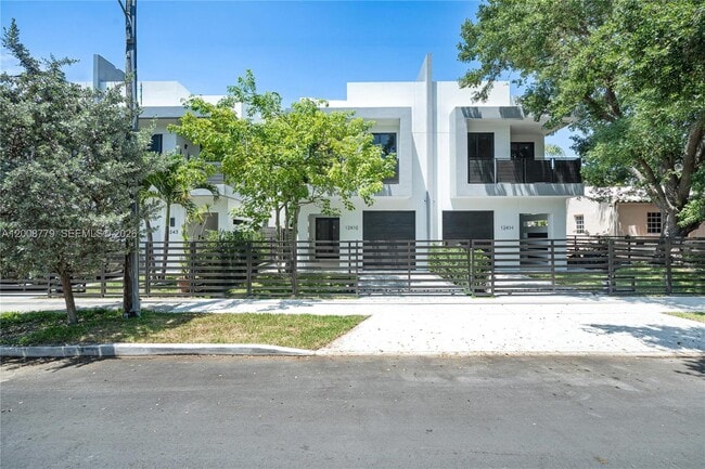 Building Photo - 1241 SW 23rd St
