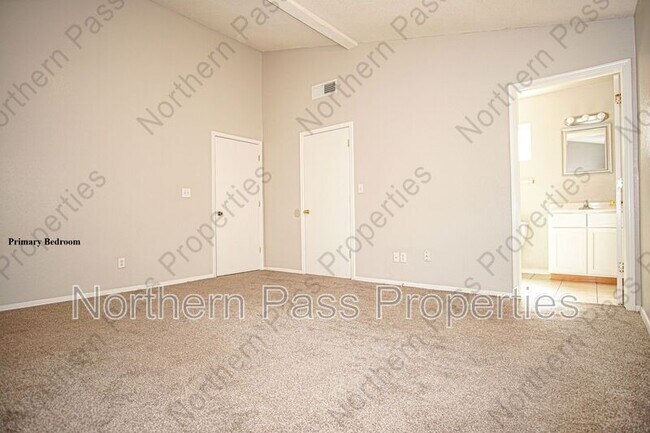 Building Photo - 11026 Splendor Ct