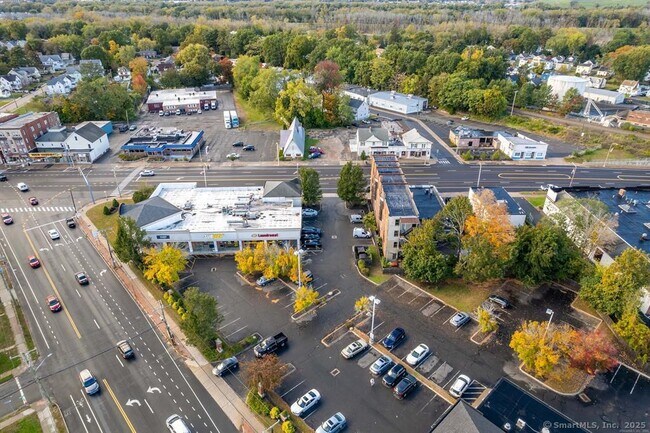 Building Photo - 1252 Main St