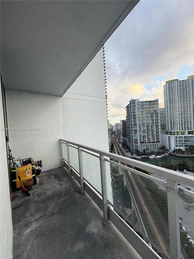 Building Photo - 90 SW 3rd St