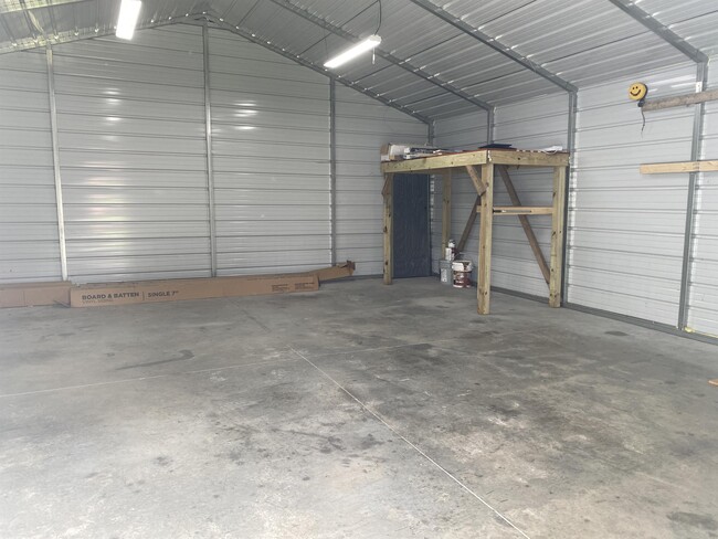 Building Photo - 2731 Birdwell Dr