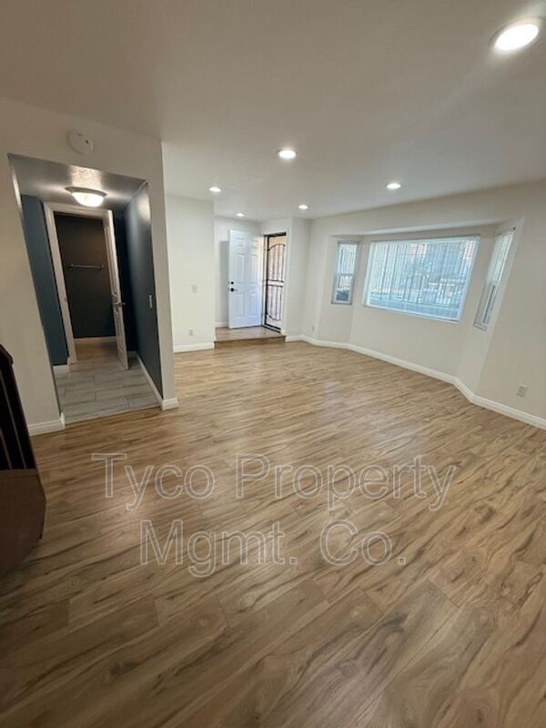 Building Photo - 1720 Melrose Ave