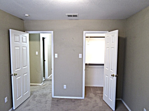 Building Photo - 11812 Ponderosa Pine Dr