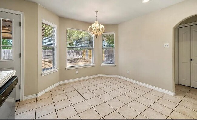 Building Photo - 2511 Jacqueline Dr